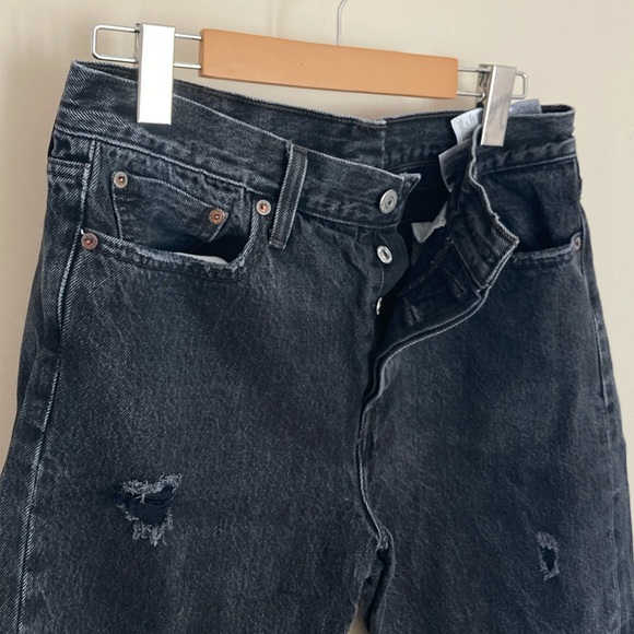 SOLD ✅ Black levis distressed jeans - Picture 4 of 5
